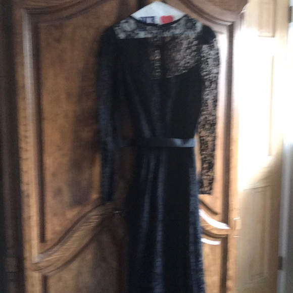 Dress - Picture 2 of 7